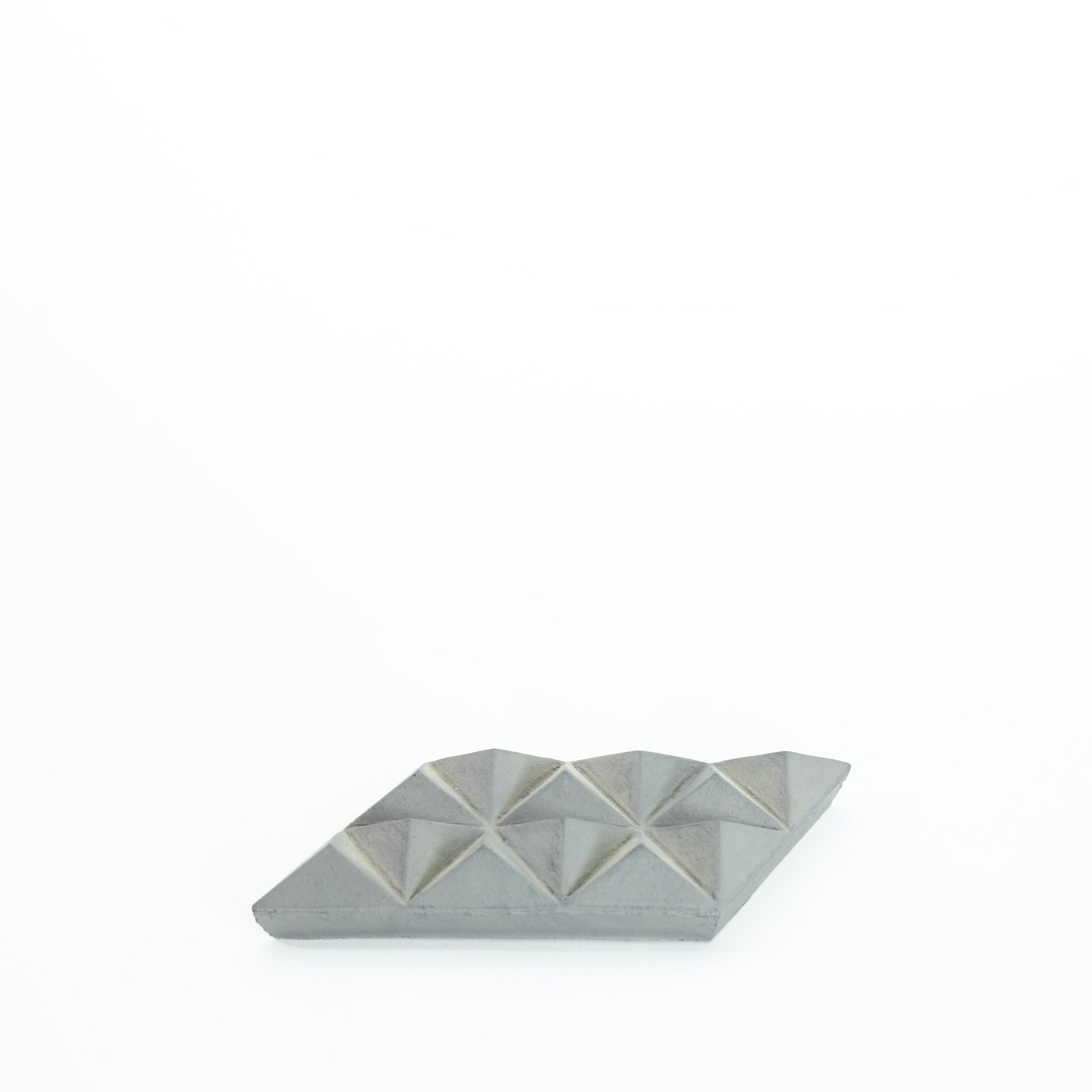 3d Kawara Fliesen / dreieckige Pyramide (klein) - 4 Fliesen Set