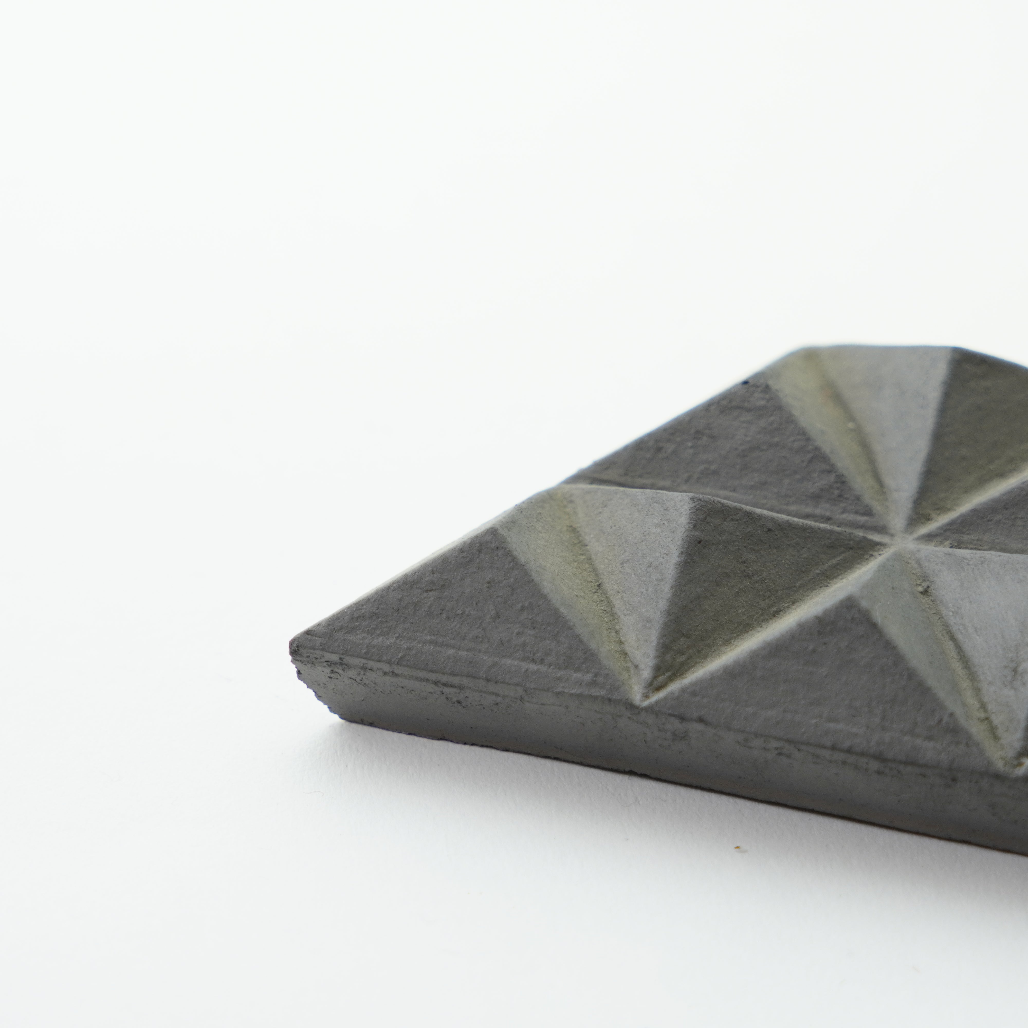3d Kawara Fliesen / dreieckige Pyramide (klein) - 4 Fliesen Set