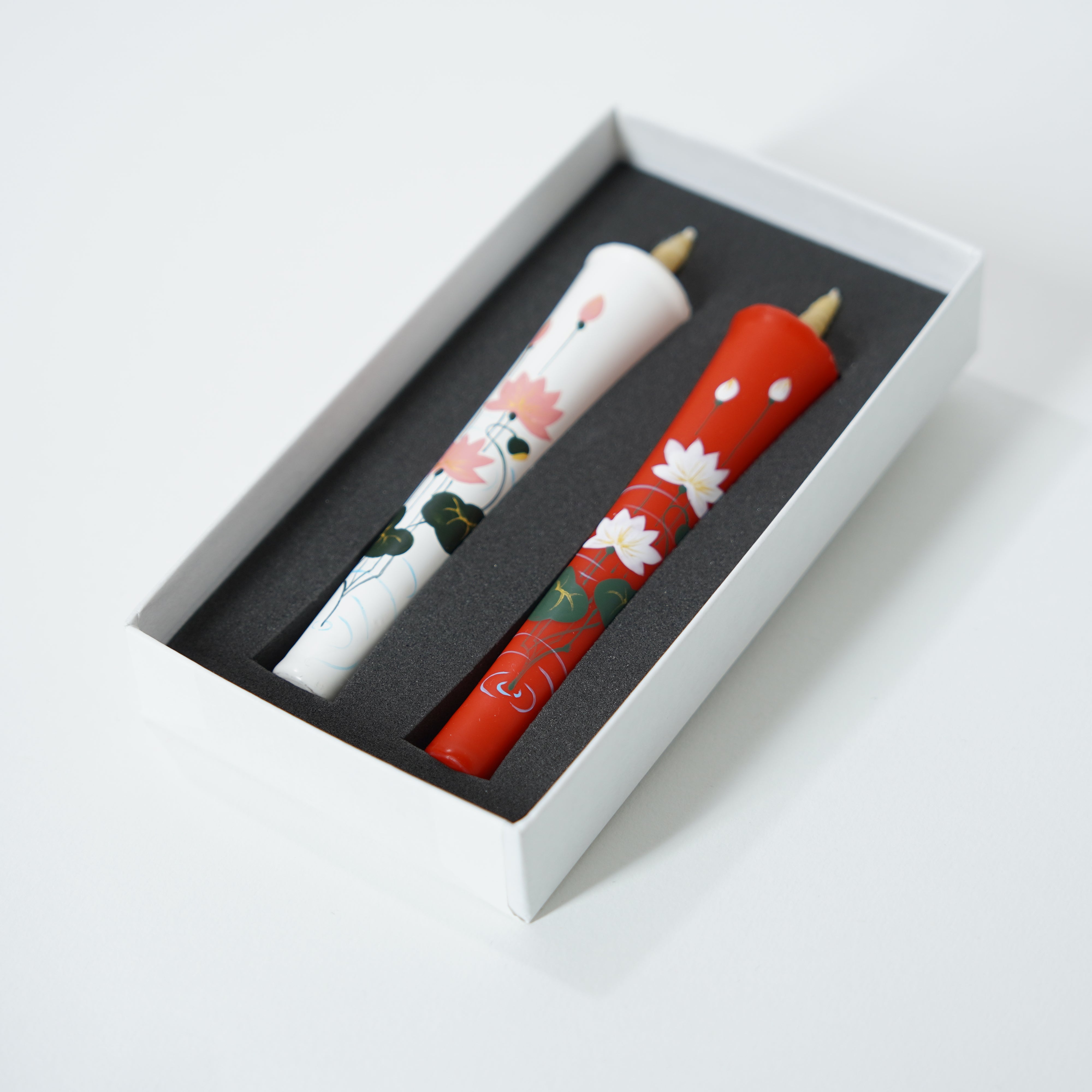 Hand-painted Candles / Lotus Flower (Hasu) / 4-monme (2pcs)