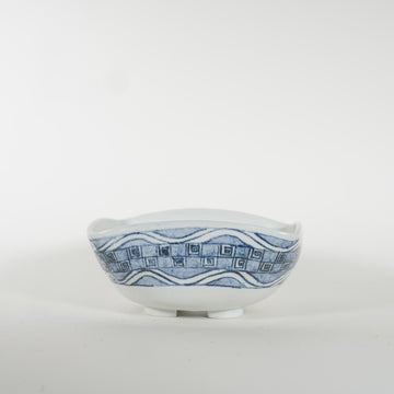 Tray vessel with geometric pattern and white phoenix glaze