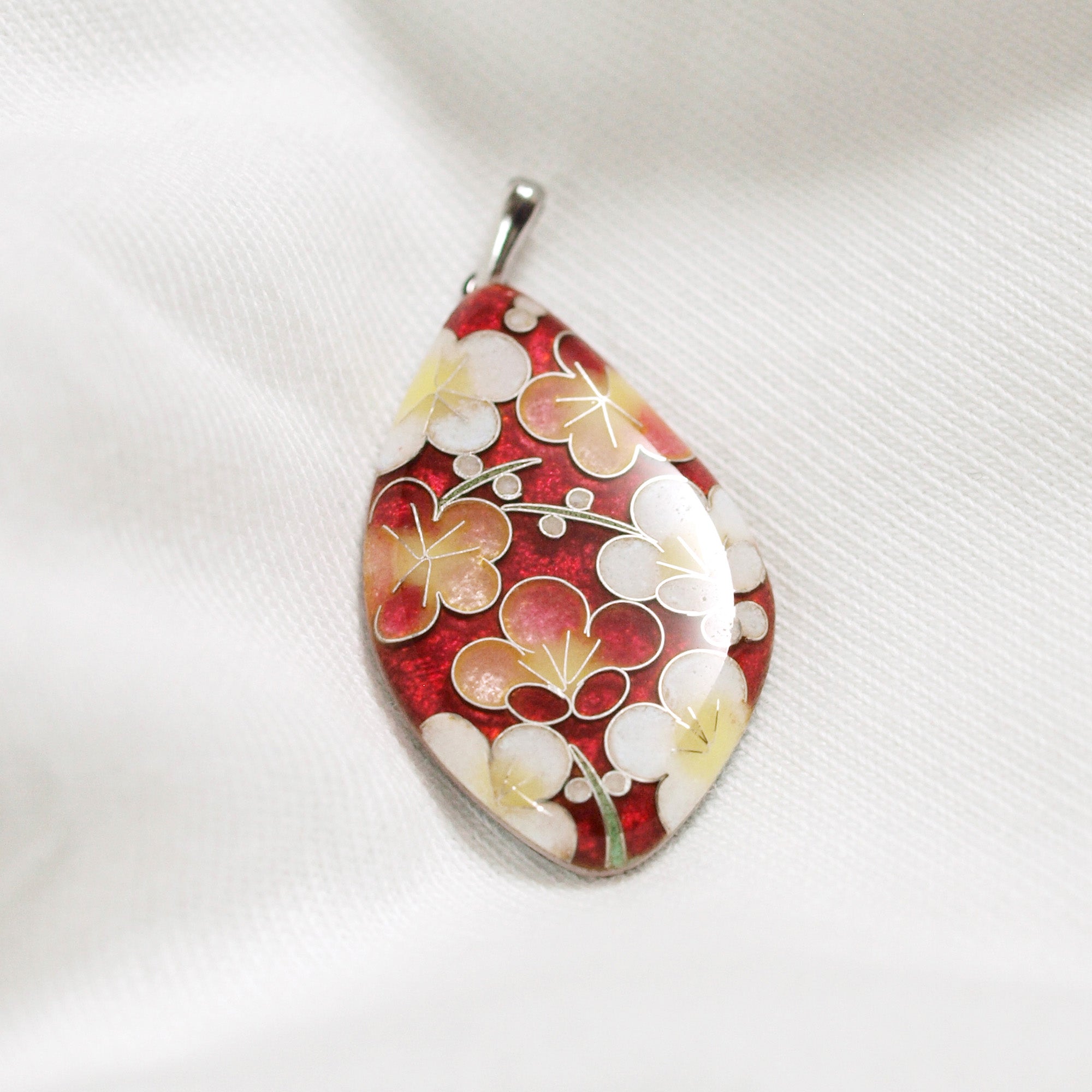 Superfine Pendant / Plum rouge