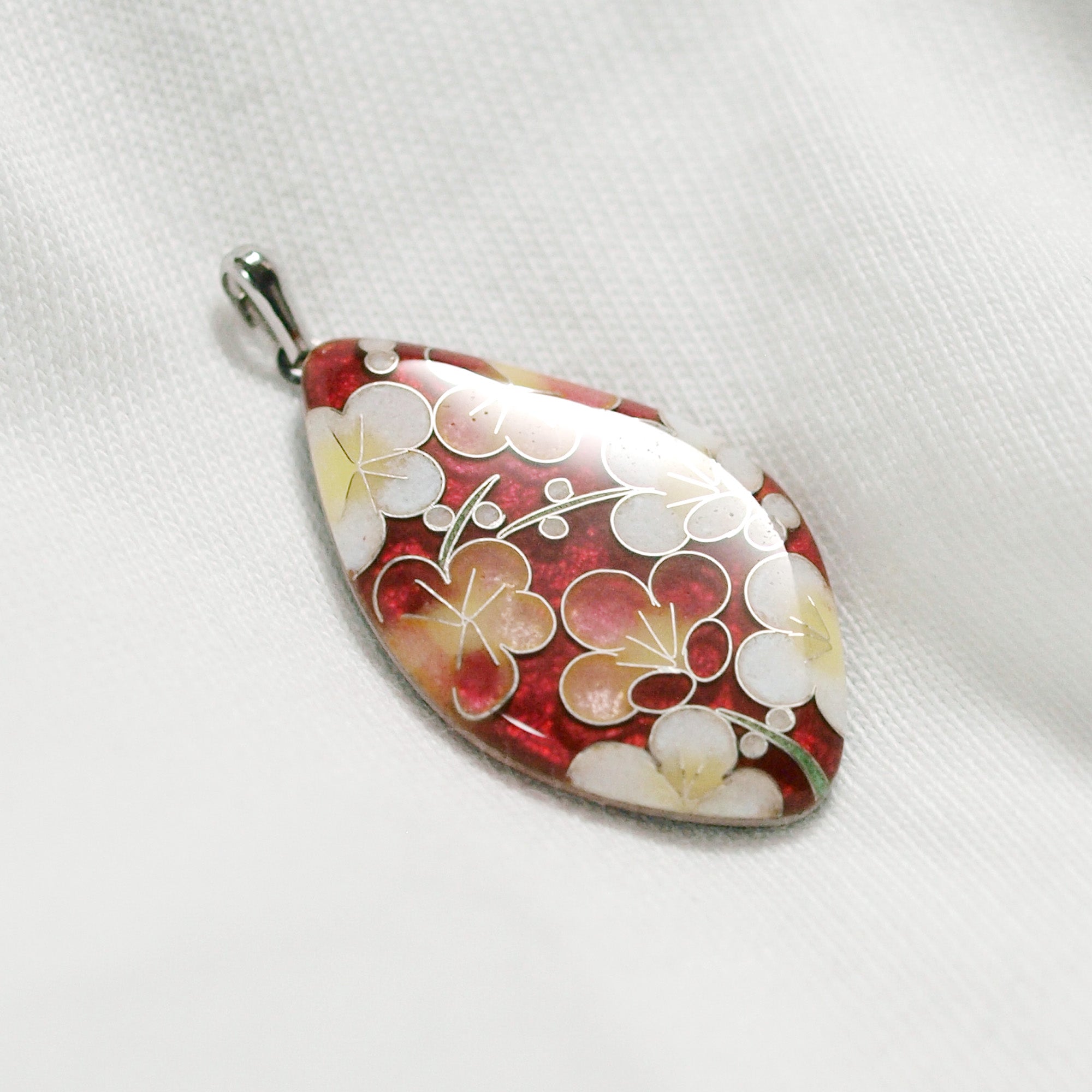 Superfine Pendant / Plum rouge