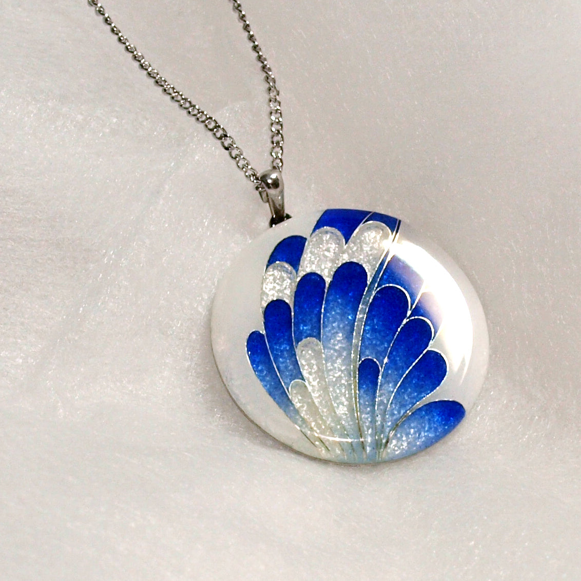 Superfine Pendant / Hirondetail Butterfly / Navy Blue Transparent
