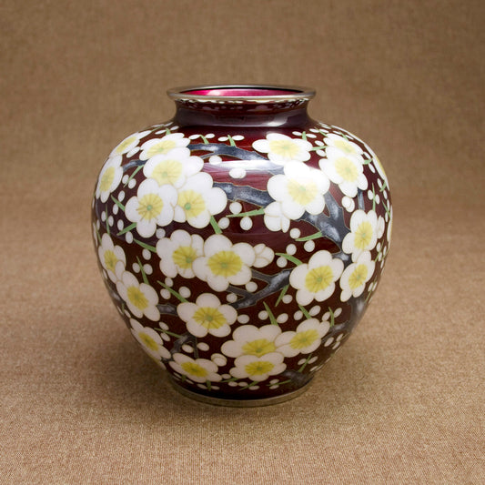 Round Vase / Plum filled with plum blossoms