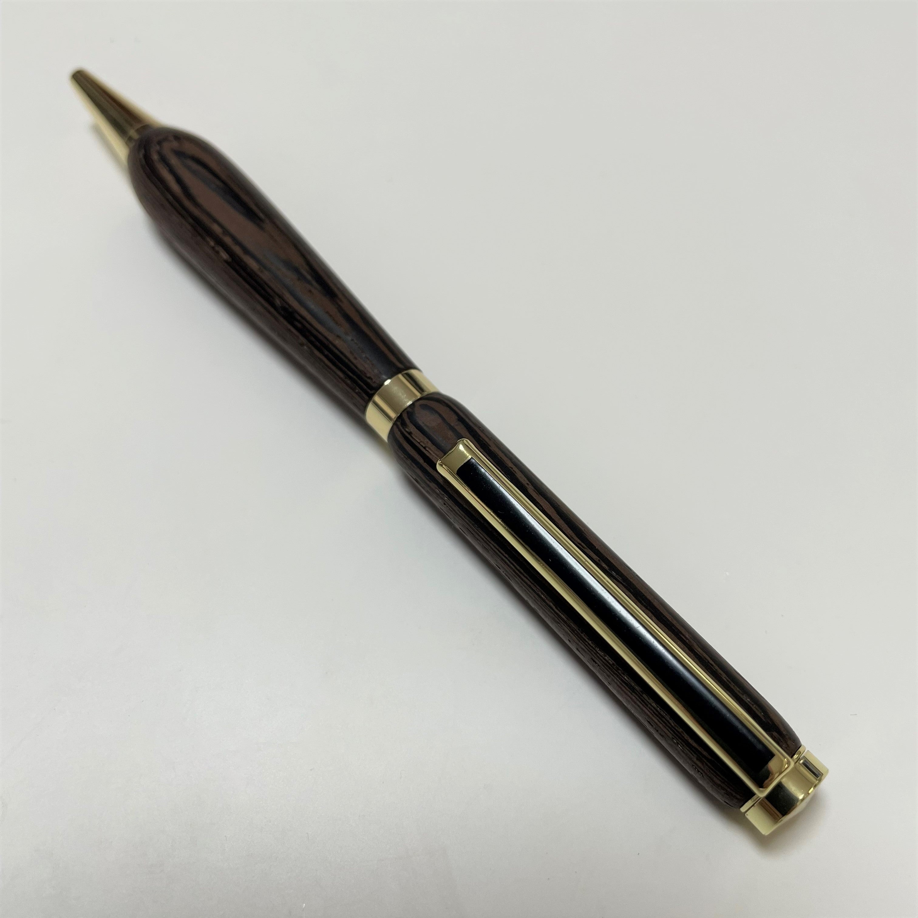 Pluma de madera de espada de hierro, delgada, s de punta de punta, nc