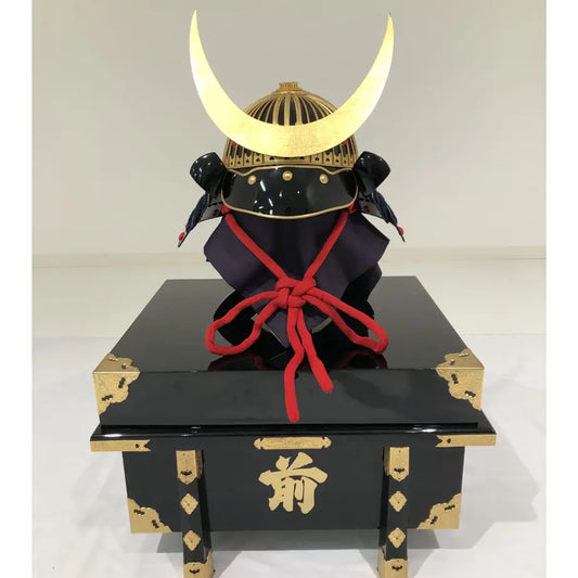 Shimazu Yoshihiro / Varias armaduras Domaru Vigor (solo casco)